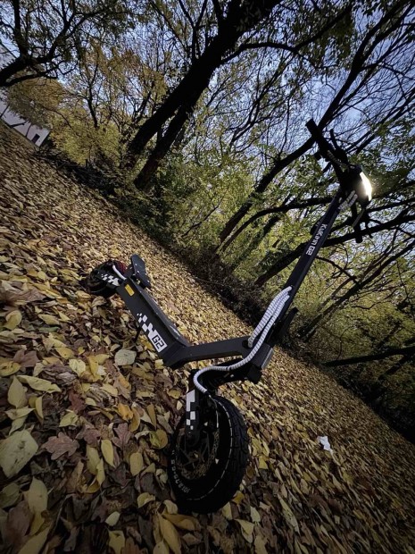 Kukirin G2 (2025) roller (fehr design) elad!