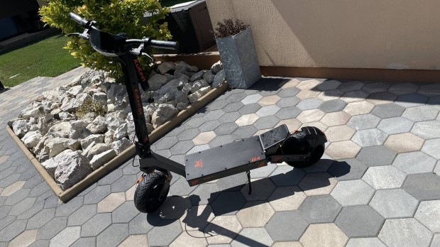 Kukirin G4 2025 Elektromos roller (E Scooter)