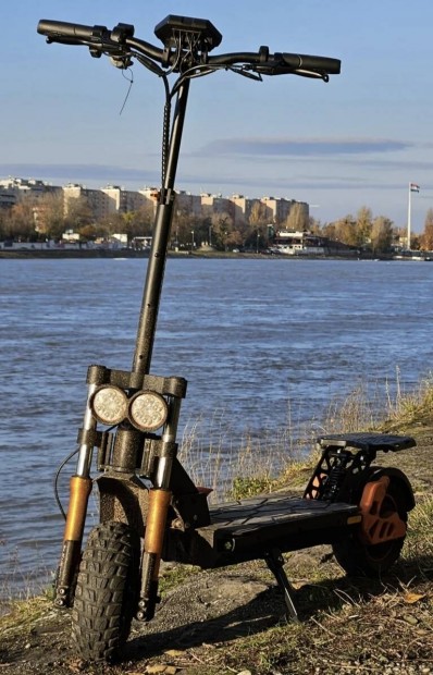 Kukirin M5 Pro 300km-es 20Ah aksi