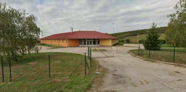 Kulcs, R�k�czi utca, 1116 m2-es, egy�b �zlethelyis�g, kiv�l� �llapot�