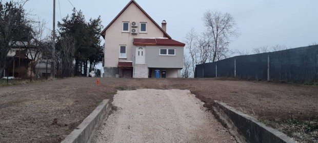 Kulcson Dunai panorámás, téglából épült ház eladó
