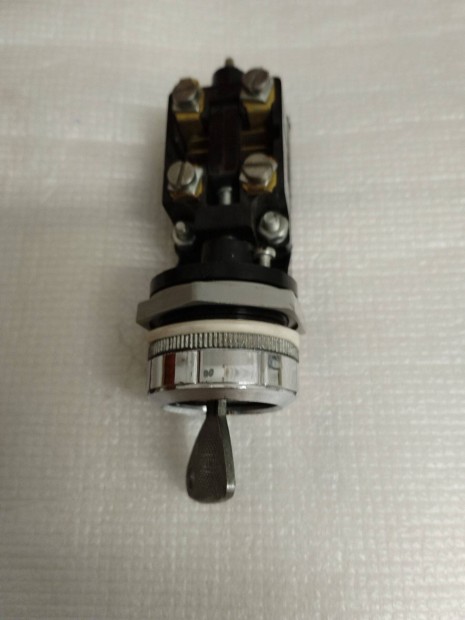 Kulcsos kapcsol 380V/10A