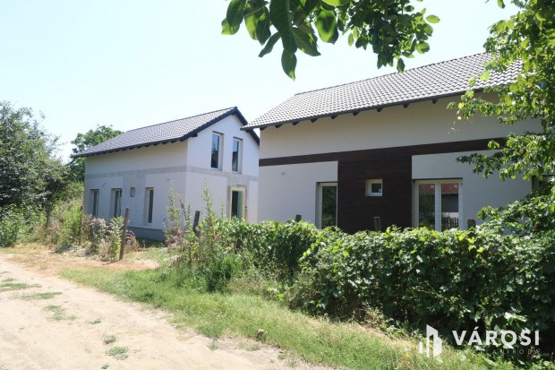 Kulcsrak�sz ikerh�z �jszegeden.