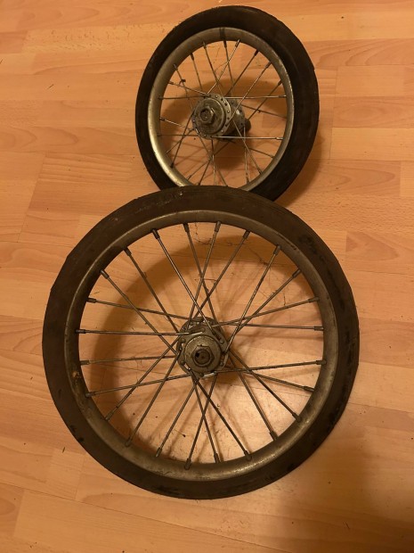 Küllős kerekek, tömör gumival, csapággyal