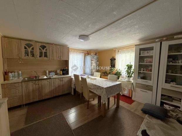 K�l�n, de m�gis egy�ttk�tgener�ci�s otthon 3500 m nyugalom