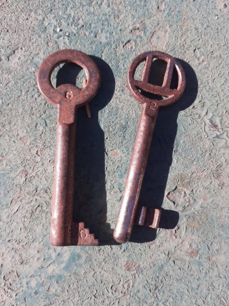 Klnbz rgi ill antik kicsi ldika kulcs kulcsok