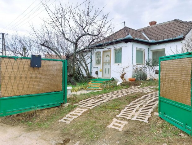 K�l�nleges, �r�kpanor�m�s z�rtkerti h�z Jakab-hegy l�b�n�l