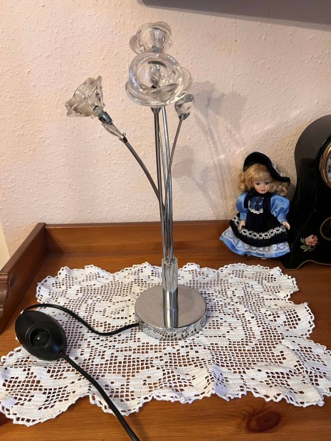 Különleges asztali lámpa