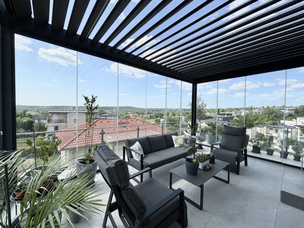 Klnleges krpanorms luxus penthouse laks Madrhegyen