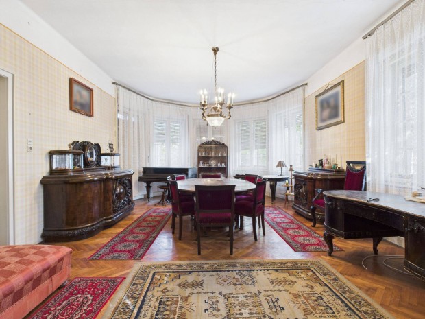 K�l�nleges lehet�s�g: 106 nm-es f�ldszinti lak�s polg�ri h�zban