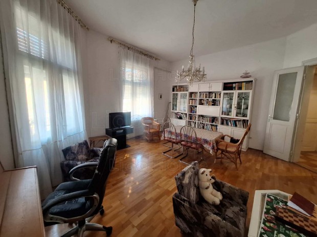 K�l�nleges nagypolg�ri lak�s Kaposv�r sz�v�ben  panor�m�s erk�ly a