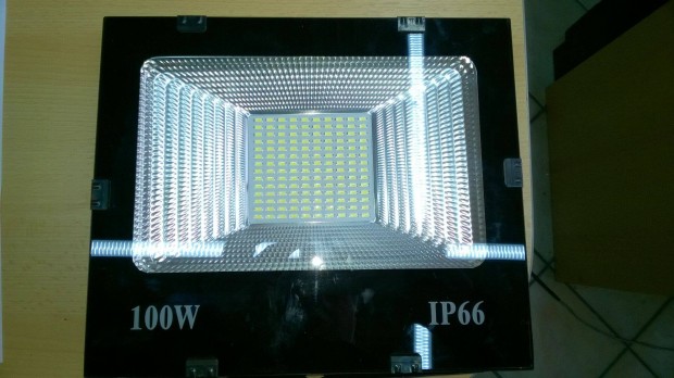 Kltri LED fnyszr, teljesen j llapotban elad