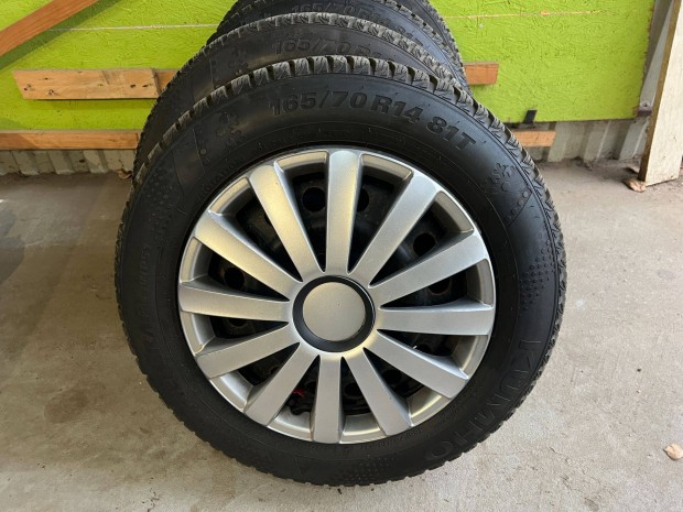 Kumho 165/70 R 14 Téligumi felnivel