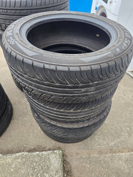 Kumho 185/55 r15 ny�ri szett