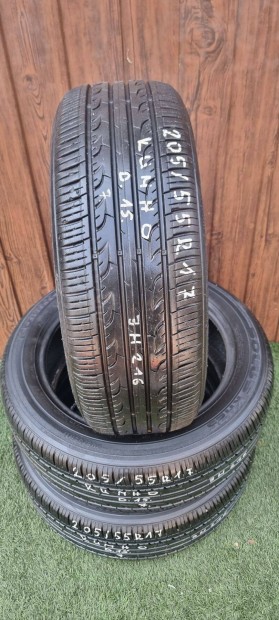 Kumho 205/55 R17 7mm 2015-ös Nyári Gumiabroncs 3db #216