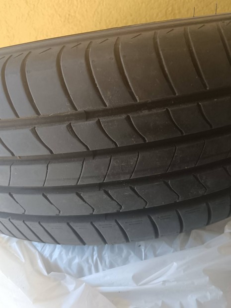 Kumho 215/55/R18. 95H