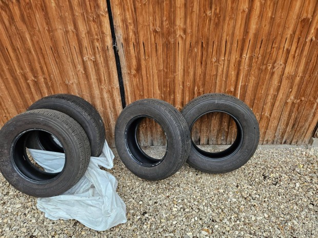 Kumho 215x70r16 nyári gumi