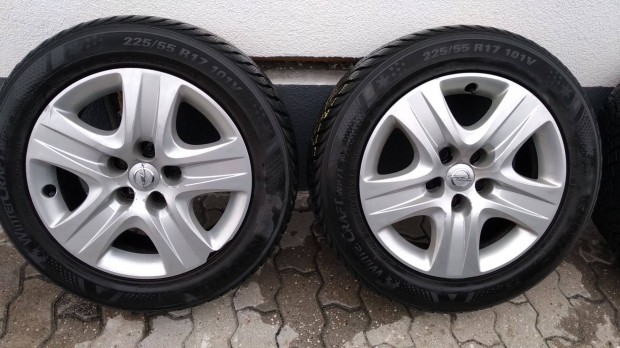 Kumho 225/55 R17 tligumi + 17-es struktr felni