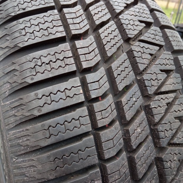 Kumho 235/50 R19 Tli Gumi jszer llapotban