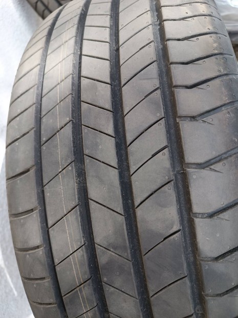 Kumho 235/50 R19 nyárigumi szett