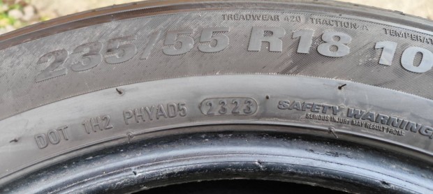Kumho 235/55R18 nyrigumi szett