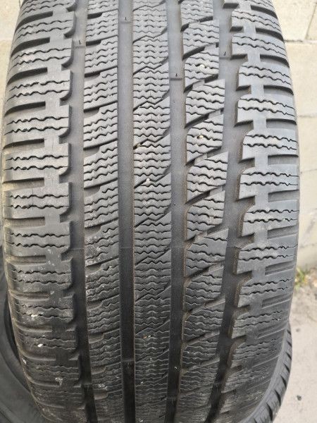 Kumho 245/50R18 KW27 5.5-6mm DOT14 használt gumi HG0431 téli