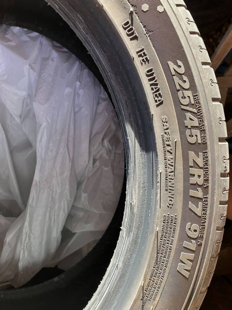 Kumho Ecowing 225/45 R17 ny�rigumi