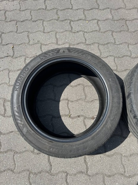 Kumho Ecsta 235/45 R18