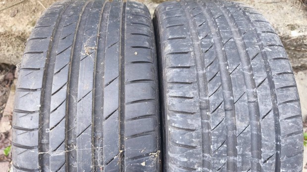 Kumho Ecsta 245/40r19 nyárigumik