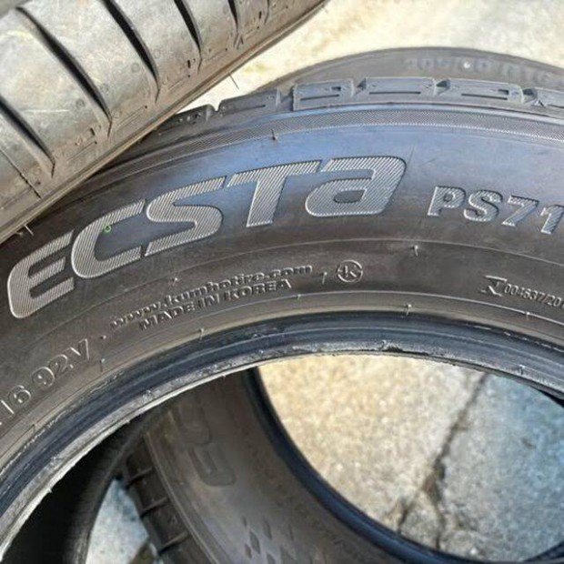 Kumho Ecsta PS71 nyri gumi - 205/60 R16