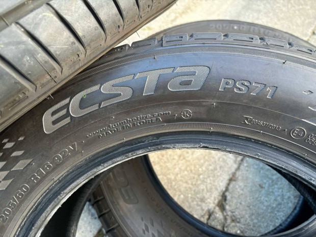 Kumho Ecsta PS71 nyri gumi - 205/60 R16