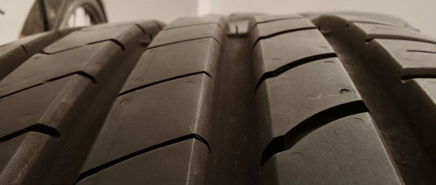 Kumho HS51 nyárigumi 215/40 R16
