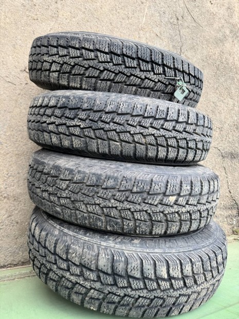 Kumho Powergrip KC11 205/80R16