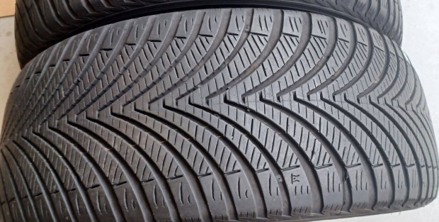 Kumho Solus 4S 225/45 R18 négyévszakos gumik 4db