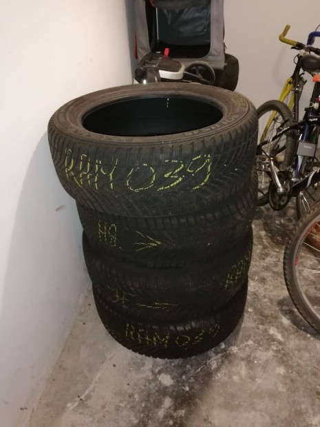 Kumho Solus 4S 4 vszakos gumi, gumiabroncs 225/50 ZR18 99W 4db