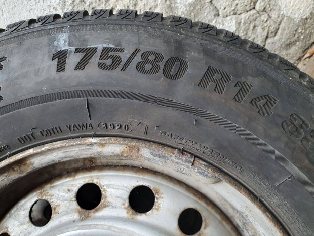 Kumho Wintercraft 175/80 R14 t�li gumi