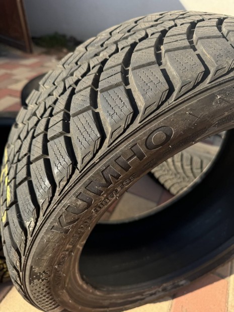 Kumho Wintercraft WP71 tli gumi - 225/45 R17