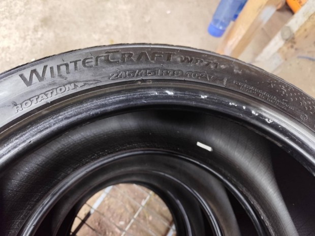 Kumho Wintercraft tligumi 19" 4 db