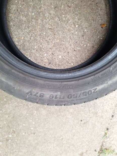 Kumho nyári gumi 205/50 R16 87V