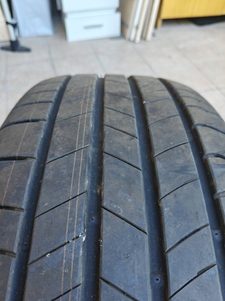Kumho nyári gumi garnitúra 215/55R18