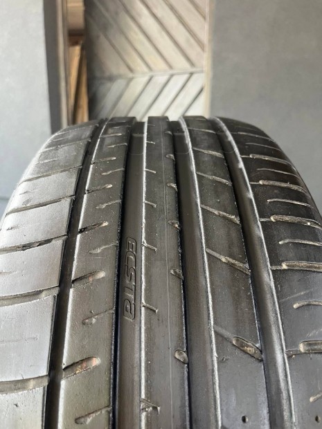 Kumho nyrigumi