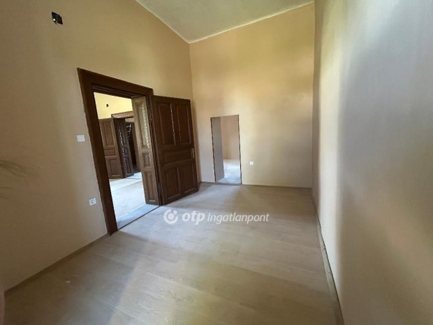 Kunhegyesi 90 nm-es h�z elad�