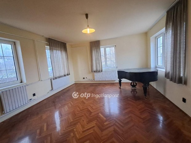 Kunhegyesi 96 nm-es h�z elad�