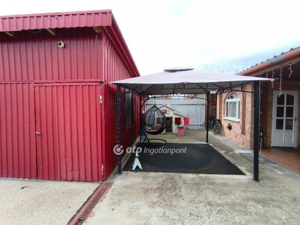 Kunhegyesi elad� 108 nm-es h�z