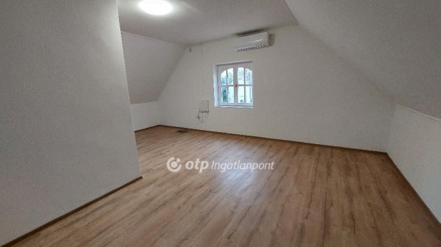 Kunhegyesi elad� 270 nm-es h�z