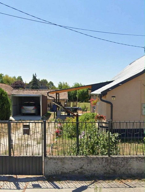 Kunpesz�ri Csal�di H�z