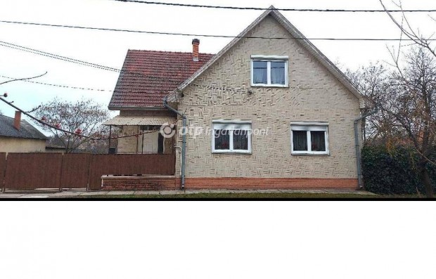 Kunszentm�rtoni elad� 145 nm-es h�z #5182470