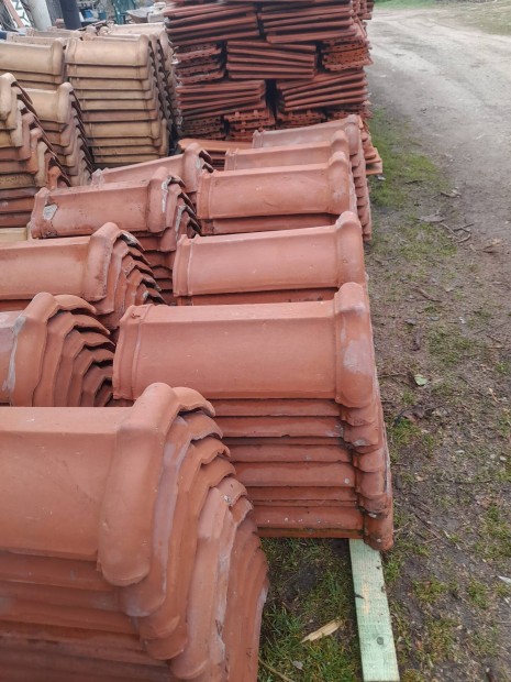 Kupcser�p 100db kit�n� �llapotban elado.Sz�llit�s megoldhato. 