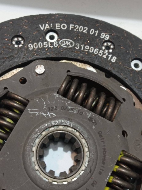 Kuplungt�rcsa Mercedes diesel �j elad�