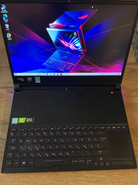 Kurizum! Asus Zephyrus Gamer Laptop 144Hz i7 8750H 24GB Rtx 2070 8GB!